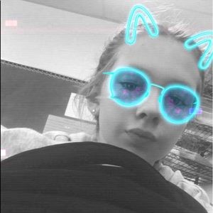 Meet your Posher, Delanee